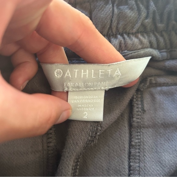 Athleta Farallon Loose Camo Elastic Waist Size 2 Camo Print - Picture 7 of 9